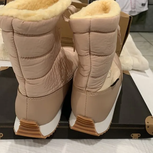 Young soles snow boots