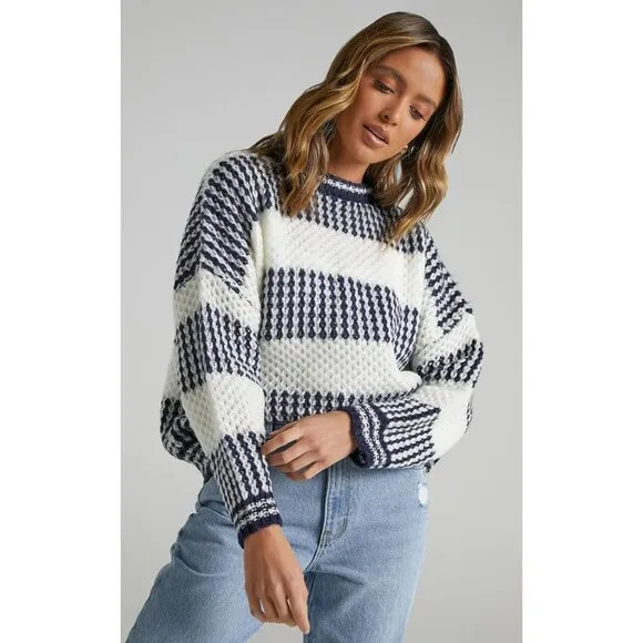 ZAFUL Women's blue Striped Sweater Crew Neck Sweaters Casual Loose Knit Sweater