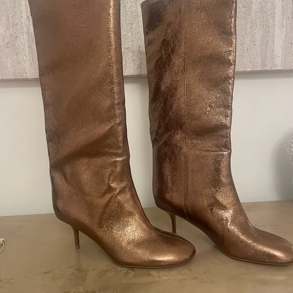 Zara Brown Heeled Boots with Sleek Silhouette