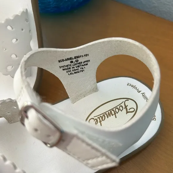 Zara Gold and White Footmates Sandals with Strappy Design Size 8 Toddler